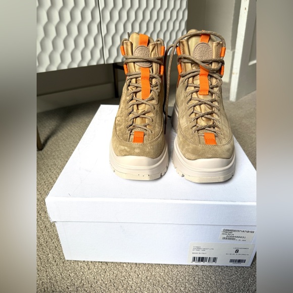 NEW Canada Goose Journey Boots in tan Size 8 - Picture 9 of 10